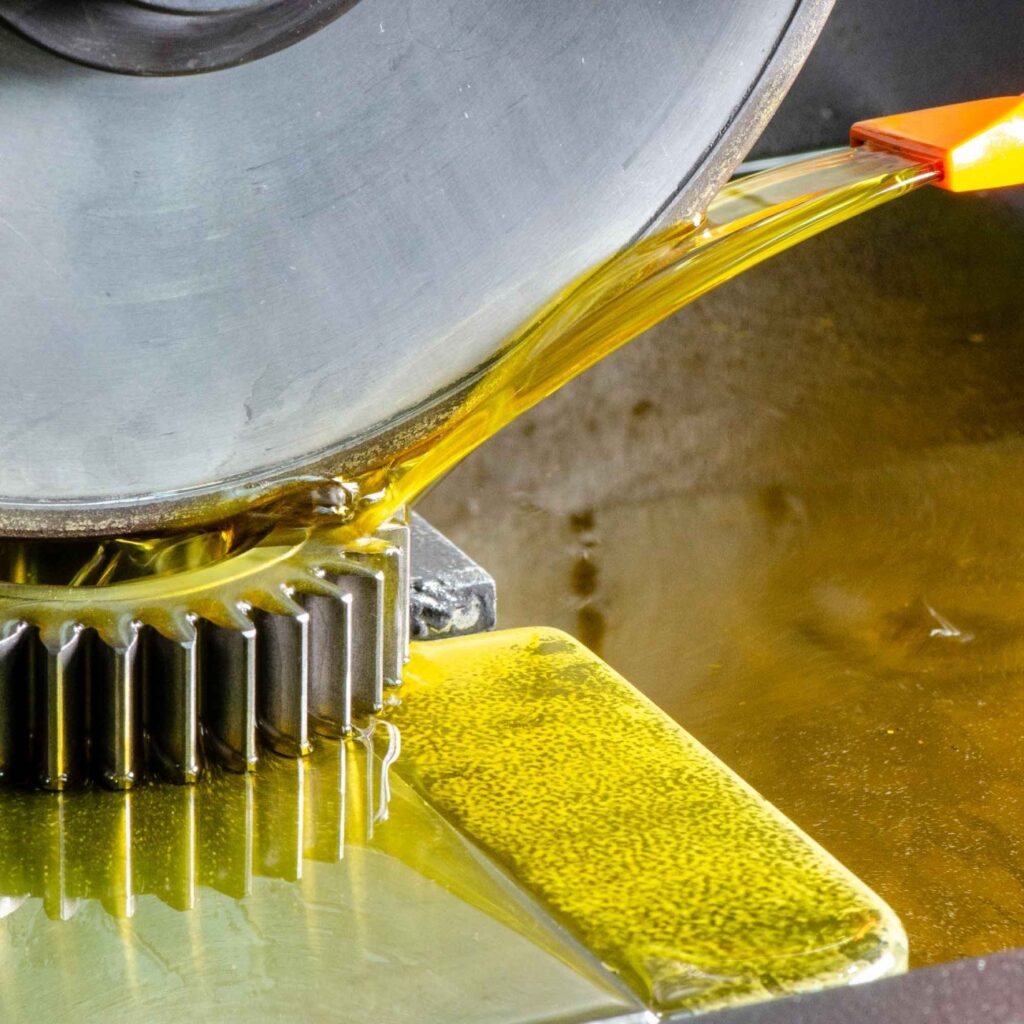Neat cutting oil